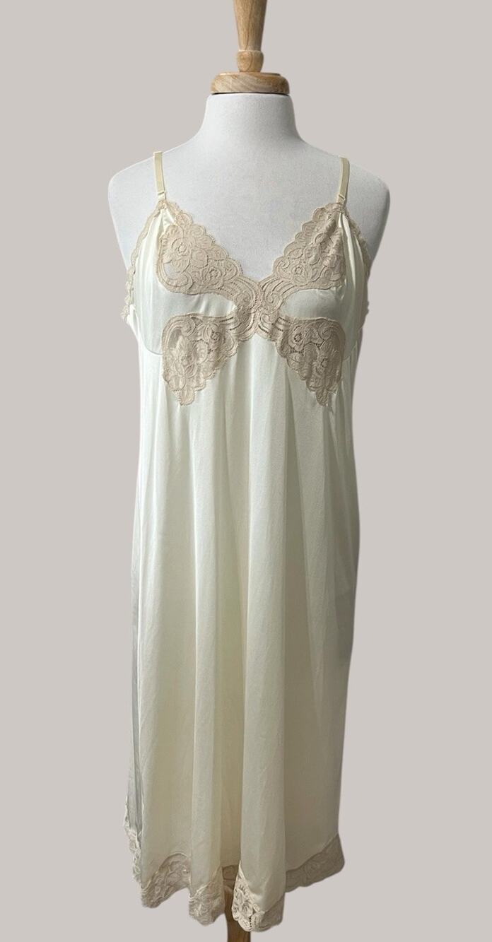 Vtg 80s Vanity Fair 40 Tall Chemise Slip Lingerie Beige Nude Floral Lace USA
